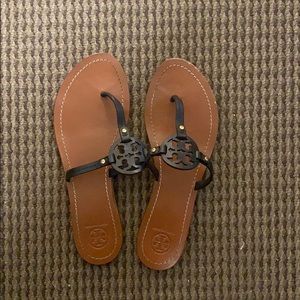 Tory Burch mini Miller flat thong leather black